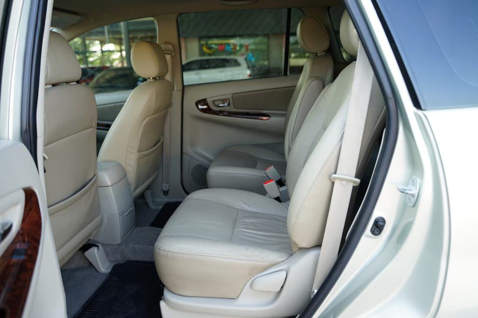 2014 TOYOTA INNOVA 2.0V 9