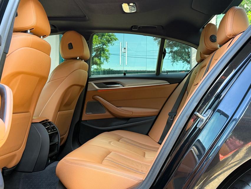 2019 BMW 530e MSPORT รถออกศูนย์ BMW THAILAND รถวิ่งน้อยเพียง 9X,XXX กม รถเข้าศูนย์ตามระยะ รถไม่เคยมีอุบัติเหตุครับ 14