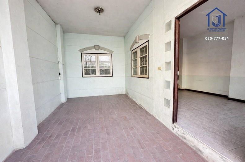 ขายและให้เช่าทาวน์โฮม 3 ชั้น หมู่บ้านกรุงทอง 5 ซอยนวมินทร์ 111 แยก 1 หลังมุม ใกล้ทางด่วนรามอินทรา 3