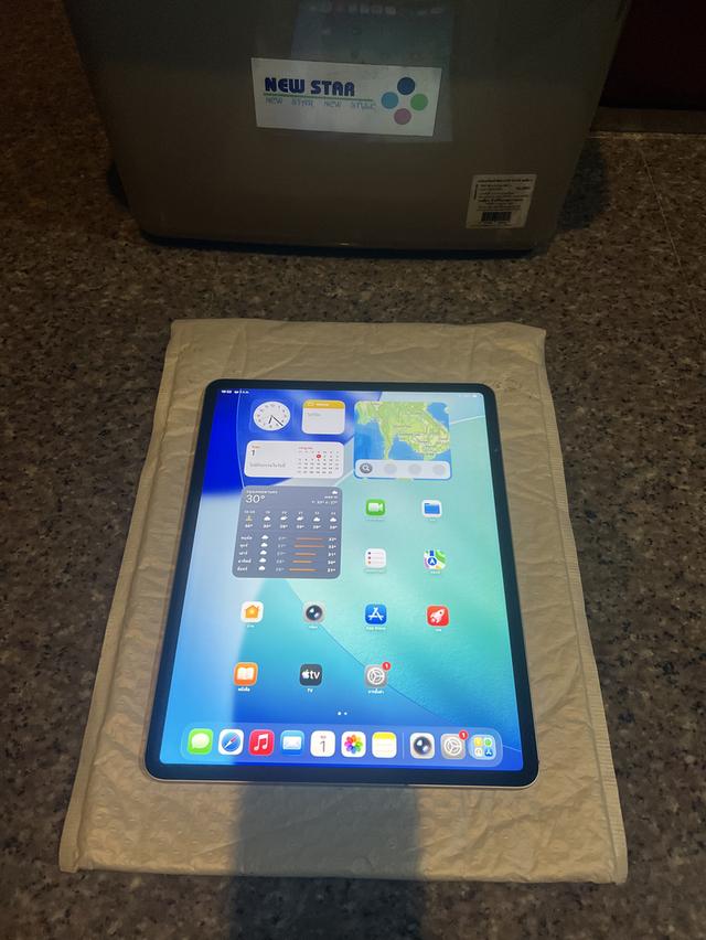 ขายiPadPro12.9สีSilver M2 256กิ๊กWifi Celluer ใส่ซิมได้ใช้งานดีถูกๆๆๆ