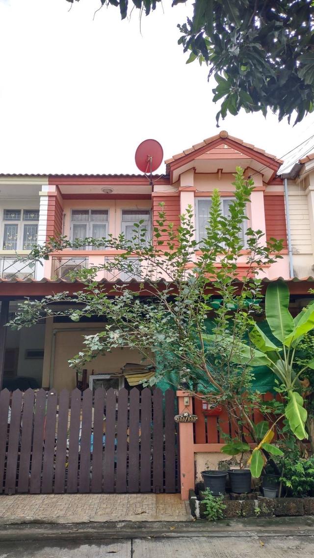 ทาวน์เฮาส์ 2 ชั้น มี3 ห้องนอน 2ห้องน้ำ 1ห้องครัว1ห้องรับแขก 1