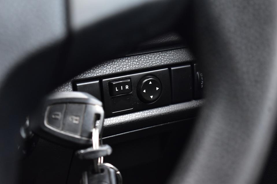 รหัสรถ PB7383 ISUZU DMAX 1.9 HILANDER M/T 2019 13