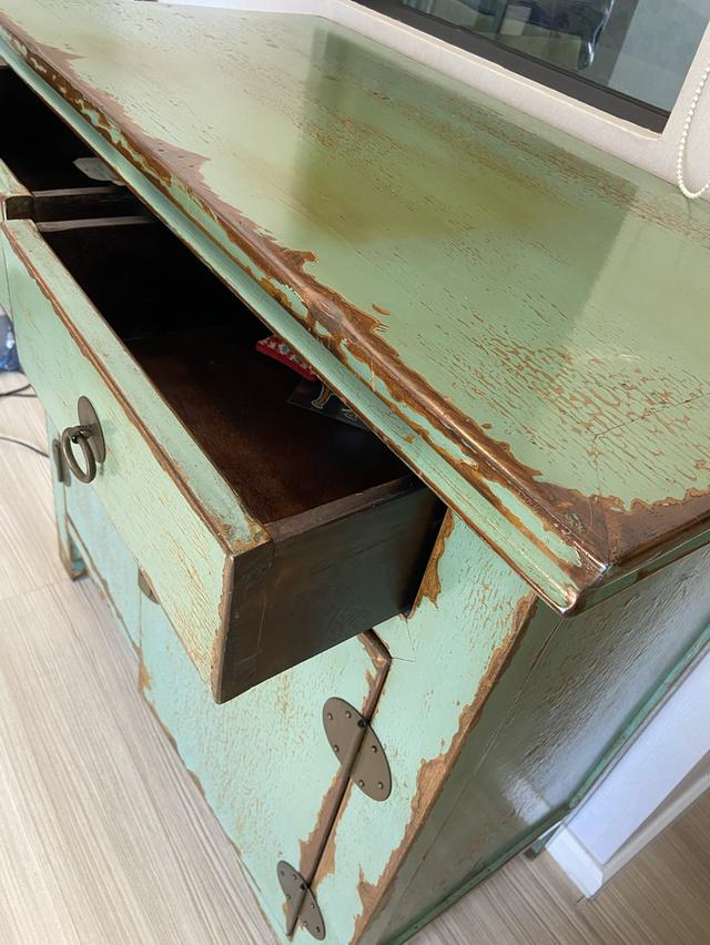 ตู้โชว์โบราณ ของตกแต่งล้ำค่าแบบจีน