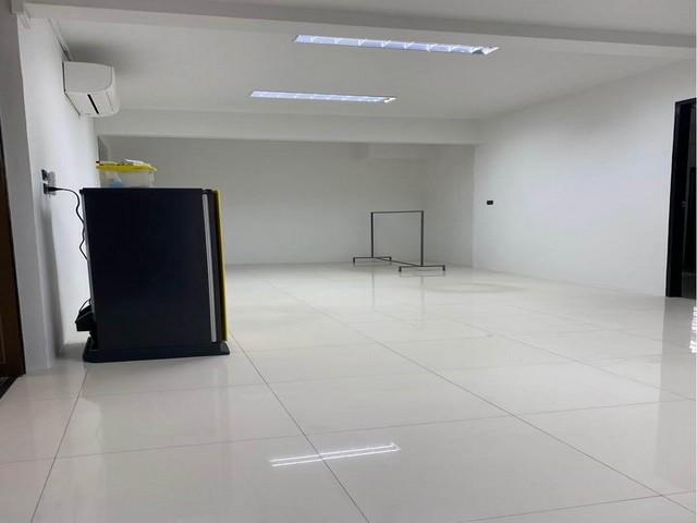 PB5933ขาย ทาวน์เฮ้าส์ 2 ชั้น ลาดพร้าว 26 ใกล้ MRTลาดพร้าวเพียง 500 เมตร เดินทางสะดวก เข้าออกได้หลายเส้นทาง 9