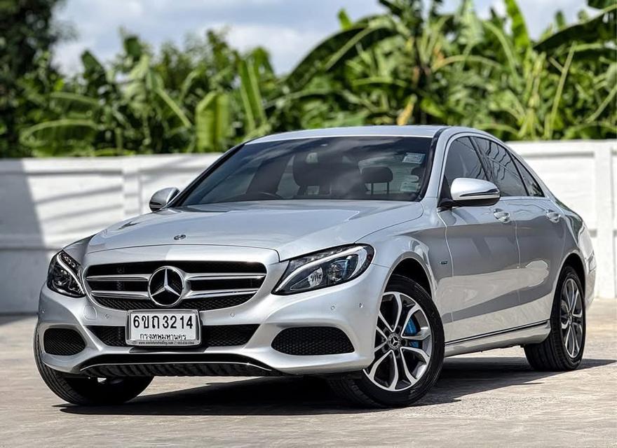 ปี 2017 BENZ C-CLASS, C350e AVANTGARDE โฉม W205 Plug-in Hybrid มือเดียวป้ายแดง