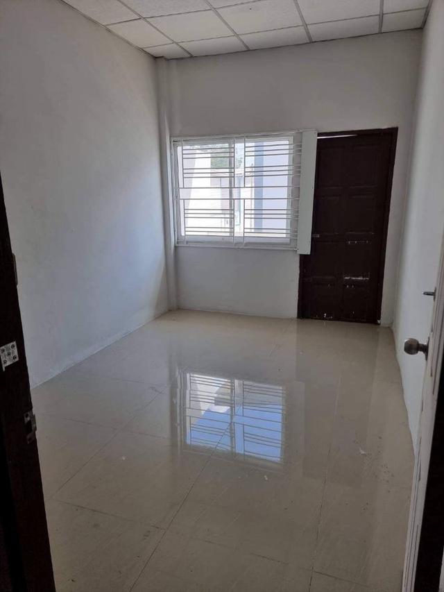 ขายอาคารพาณิชย์ 2 ชั้น บ่อวิน ชลบุรี ทำเลค้าขาย ติดถนนหลัก เดินทางสะดวก ใกล้ตลาดและนิคมฯ 6