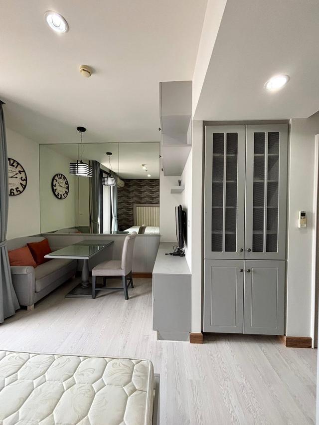 The Editor BTS Saphan Khwai 13