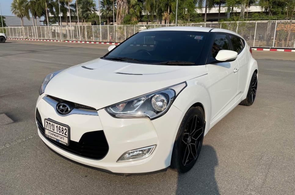 Hyundai Veloster 1.6 สีขาว เกียร์ออโต้ ปี 2013 3