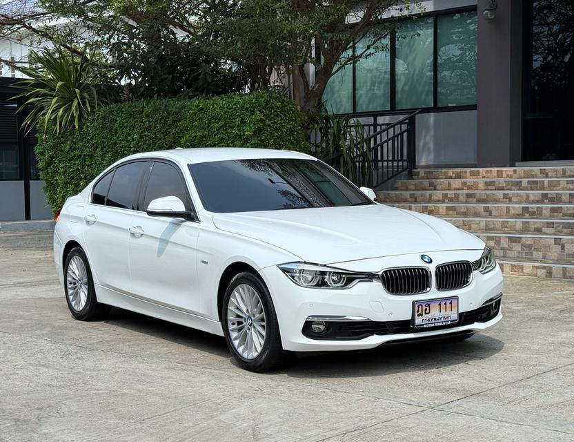 2018 BMW 320 F30 LCI รถสวย สภาพสมบูรณ์ พร้อมใช้งาน รถวิ่งน้อย ประวัติ SERVICE ครบ ไม่เคยมีอุบัติเหตุครับ