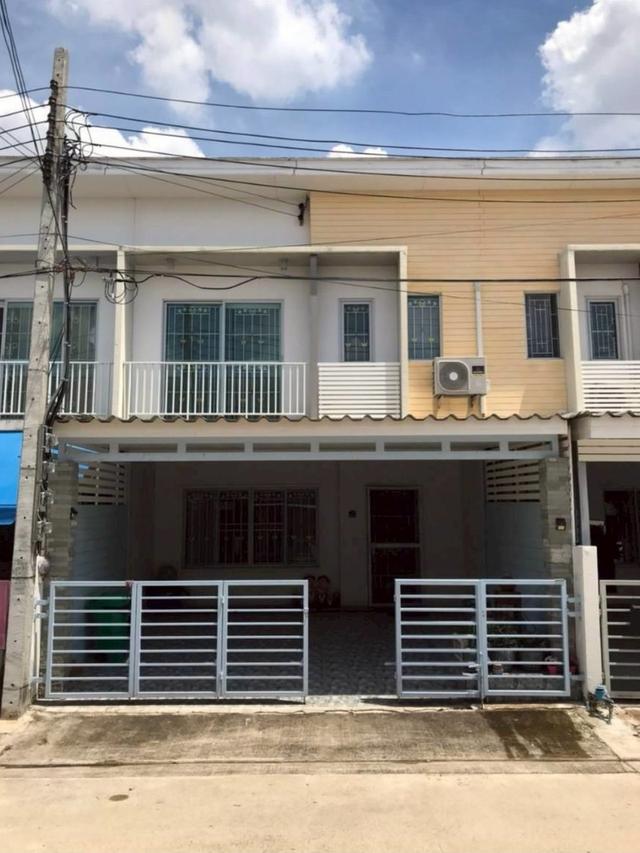 ให้เช่าทาวน์เฮ้าส์ 2 ชั้น หมู่บ้านเดอะคอนเนค สุวรรณภูมิ 12a ซอยกิ่งแก้ว 37 ใกล้สนามบินสุวรรณภูมิ (N.1761)