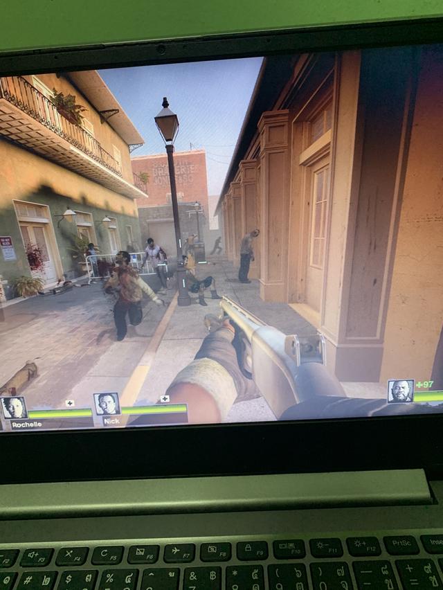 โน๊ตบุ๊ค Lenovo ideapad 330s 8