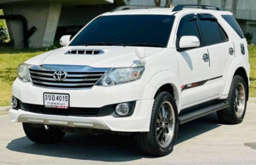 บริการรถเช่าเหมาพร้อมคนขับ เดินทางทั่วไทย 24ชม โทร 0809101503