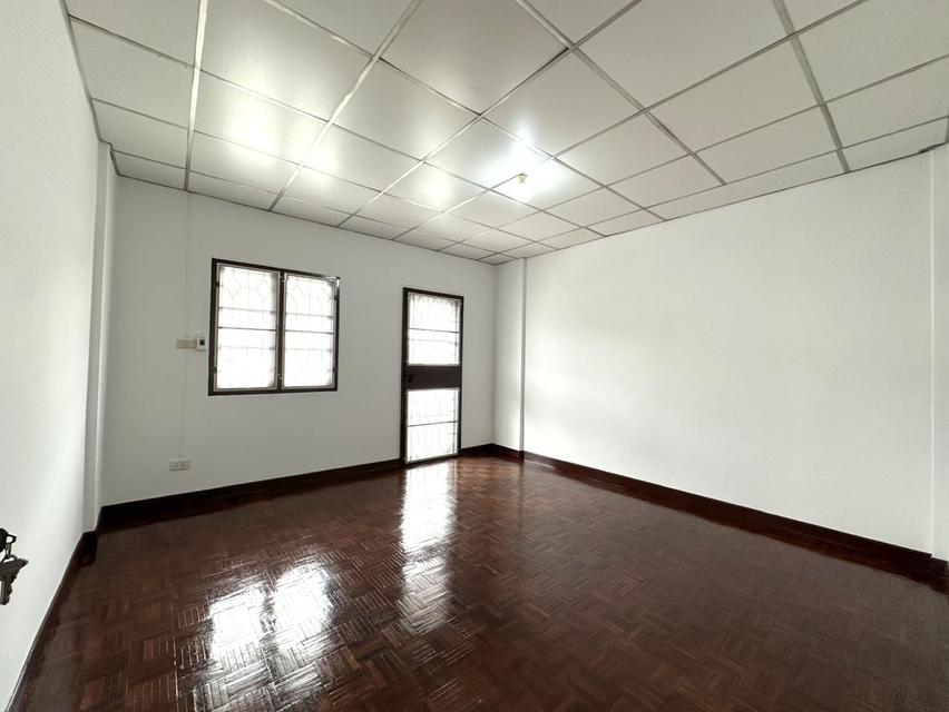 ขายทาวน์เฮ้าส์ 2 ชั้น 16 ตรว. 2ห้องนอน 2ห้องน้ำ 1.9ล้าน นนทบุรี 7