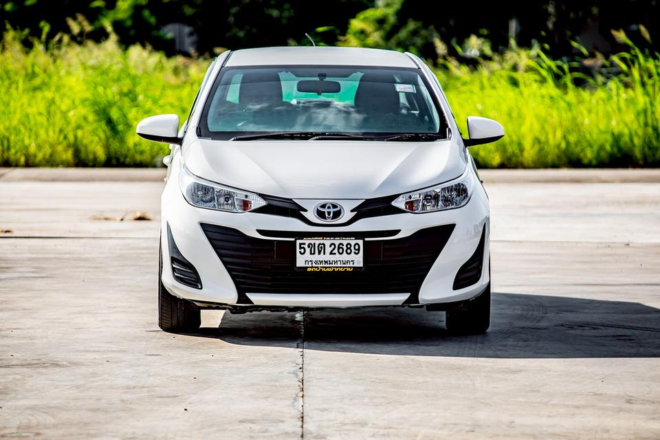 Toyota Yaris Ativ 1.2E ปี 2018 สีขาว มือเดียวป้ายแดง