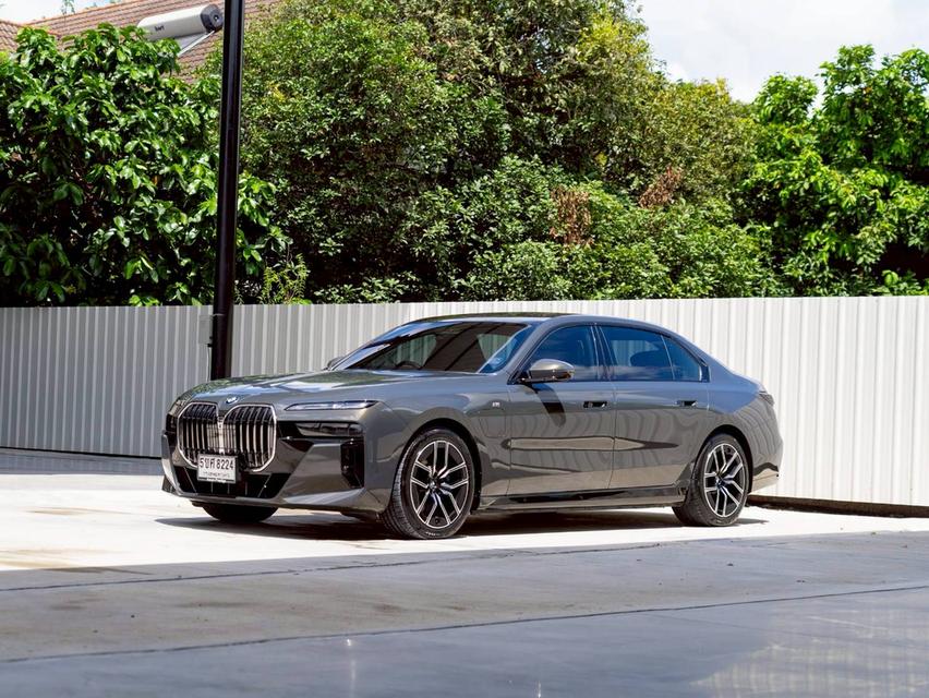 BMW 750e xDrive MSport (G70) āļāļĩāļāļ 2024