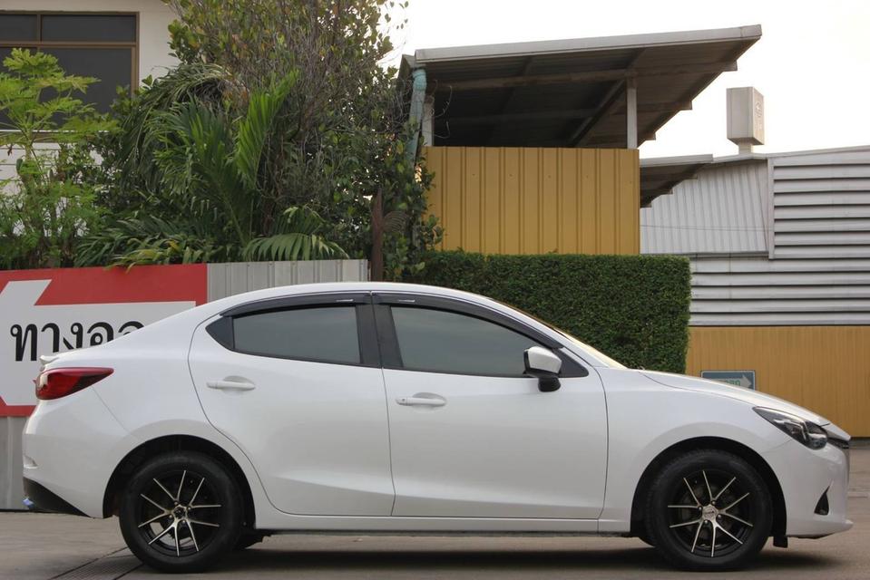 MAZDA MAZDA2 1.5 XD High ปี 2015 (โฉม ปี14-ปัจจุบัน) 4Dr เครื่องยนต์ดีเซล เกียร์ AUTO ไมล์เพียง 195,550 km. 5