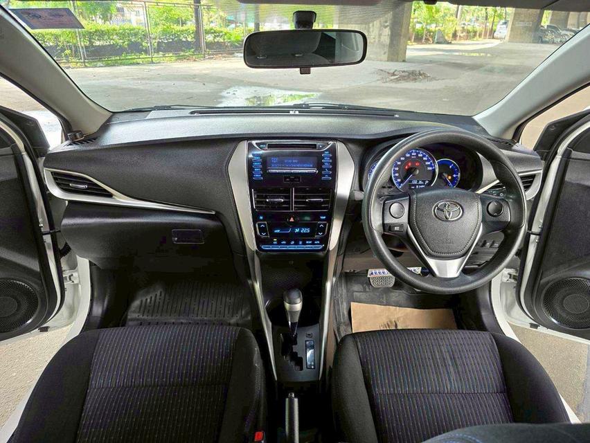 Toyota Yaris 1.2E ปี18 8