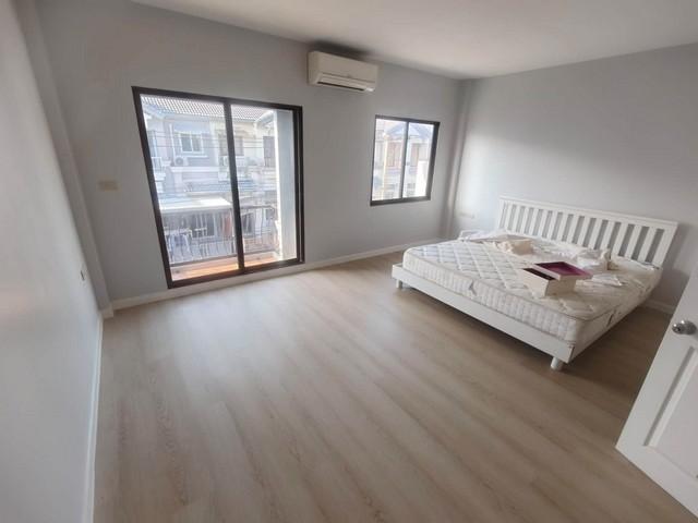 ให้เช่าทาวน์โฮม 3 ชั้น 3 ห้องนอน โครงการ บ้านกลางเมือง รัชดา เหม่งจ๋าย รีโนเวทใหม่ ใกล้ MRT พร้อมอยู่สภาพดี สะอาด พร้อมเ 8