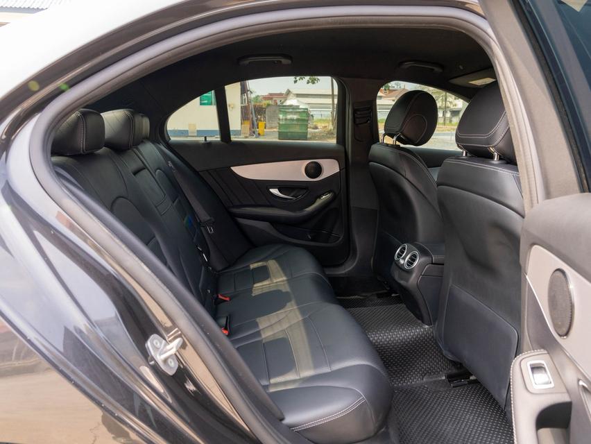 Mercedes-Benz C300e AMG Sport W205 ปี 2022 14
