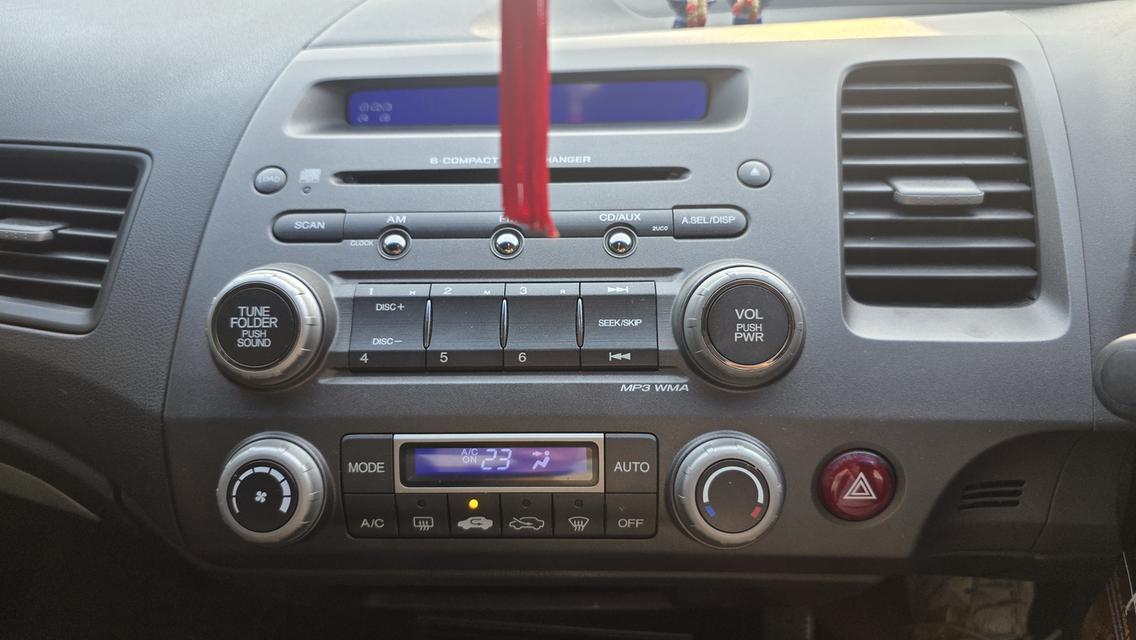 Honda Civic 1.8 i-VTEC AT ไมล์แท้ 97,9xx กม. เจ้าของใช้เอง รถบ้านเดิม ไม่ใช่รถเต็นท์ ไม่เคยชนหนัก ไม่เคยจมน้ำ เครื่องยนต์ เกียร์ ช่วงล่าง พร้อมใช้งาน รูปที่ 16
