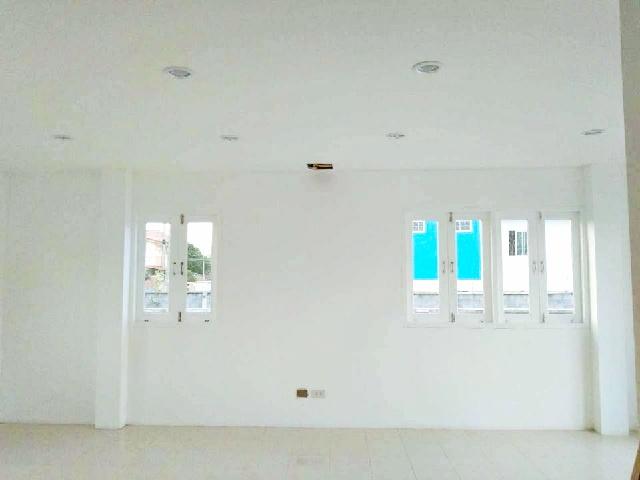 ให้เช่าคฤหาสน์ 4นอน บ้านเดี่ยว 2 ชั้น 76ตร.วา.กาญจนาภิเษก 5.44 กม. ถ.บางขุนเทียน เซนทรัล พระราม2 10กม. 6