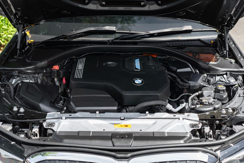 “BMW 330e M Sport Plug-in Hybrid” ปี2020 รูปที่ 15