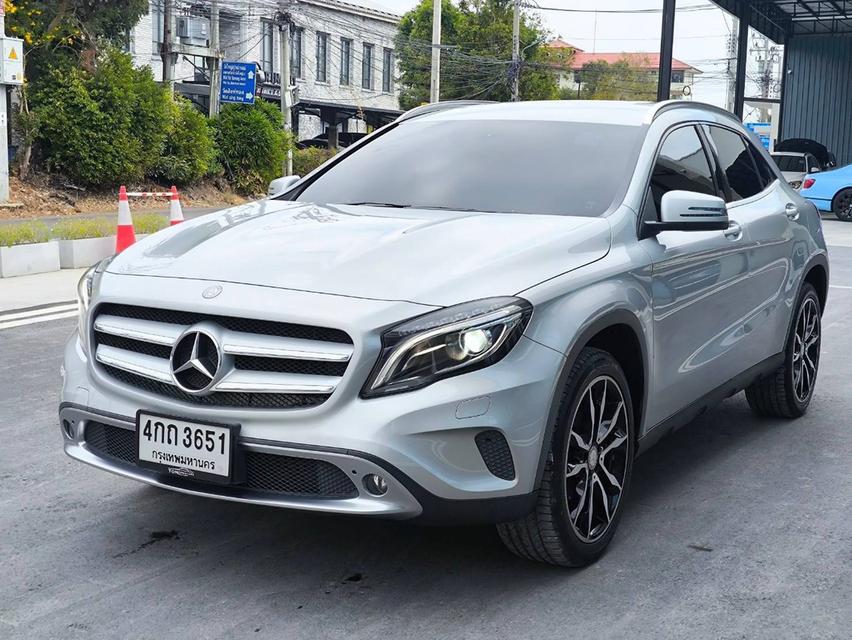 รหัสรถ KPV36512015 Mercedes-Benz GLA-Class 1.6 GLA200 SUV ผ่อนเริ่มต้น 12,000 บาท