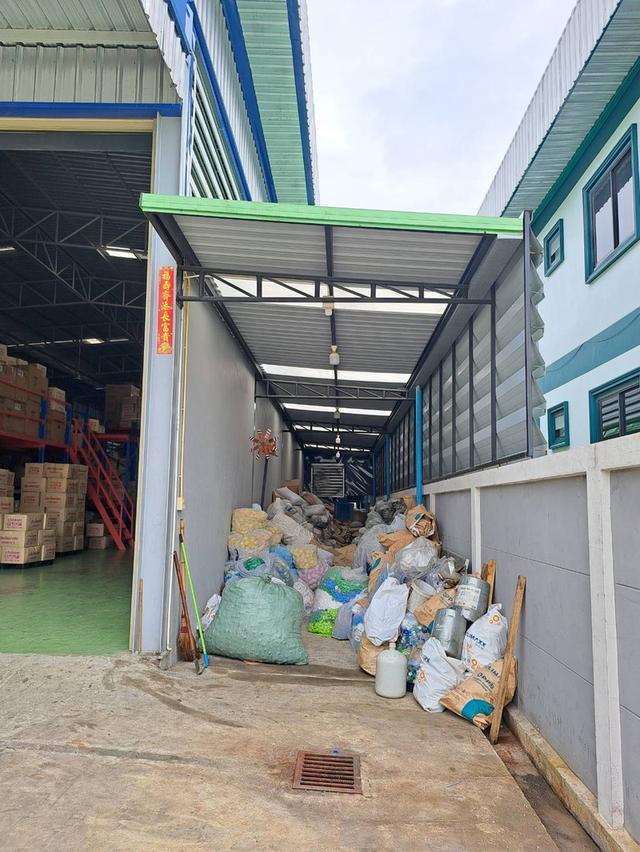 โรงงานมือสองสมุทรสาคร 1100 ตรม. มีใบรง.4 พร้อมออฟฟิศ2ชั้น สภาพสวยพร้อมใช้ทันที แถมsolar cell/หม้อแปลง500กิโลวัตต์ ซอยสี่วาพาสวัสดิ์-พันธุวงษ์