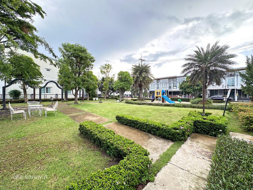 หลังมุม ใกล้สวนส่วนกลาง บรรยากาศเงียบสงบ ทาวน์โฮม 2 ชั้น หมู่บ้านโกลเด้น ทาวน์ 3 ลาดพร้าว - เกษตรนวมินทร์ ( Golden Town 3 Ladprao - Kasetnawamin ) 15