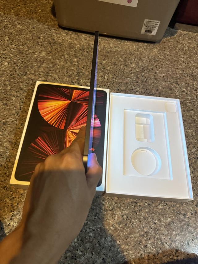 ขายๆๆๆถูกๆๆiPadPro11นิ้วM1 สีSpace Gray 128กิ๊กWifi Celluer ใส่ซิมได้มีกล่องสูนTrueสภาพสวยๆเครื่องใช้งานดีทุกๆฟังชั่นเครื่องรีสโตได้ตลอดไม่มีติดไอคราว