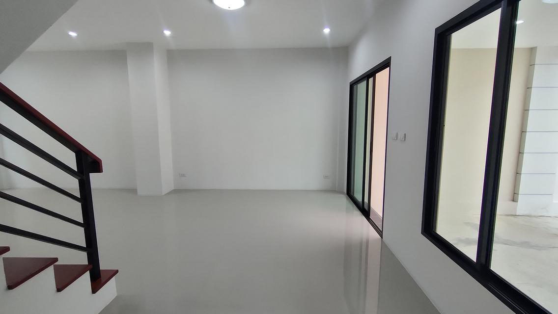 บ้านสร้างใหม่ 2 ชั้น ศรีราชา-เครือสหพัฒน์  17