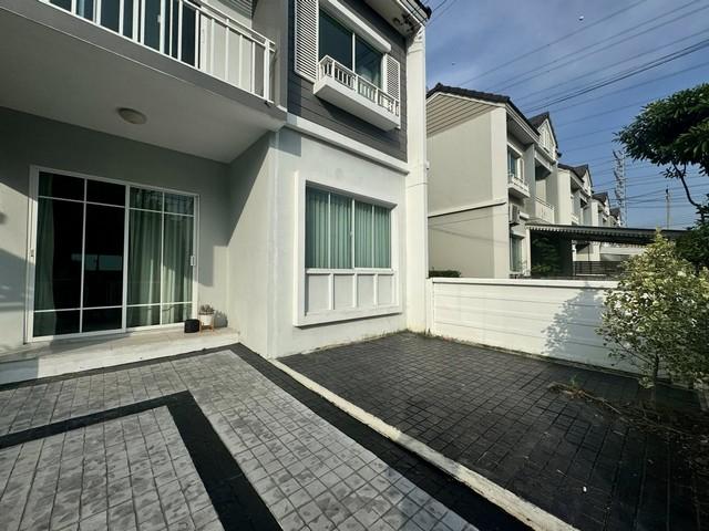 PP419 ขายทาวน์โฮม 2 ชั้น โครงการ The village Bangna Km.8 เดอะวิลเลจ บางนา กม.8 บ้านสวยตกแต่งพร้อมเข้าอยู่ 2
