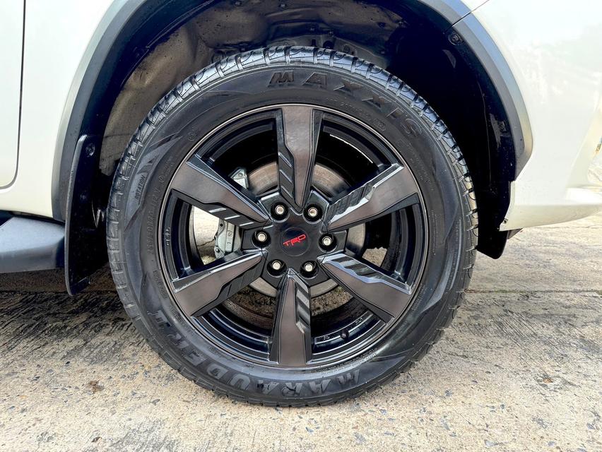 Toyota Fortuner 2.8 TRD  2wd   AT  ปี 2016 ไมล์ 93,000 กม. ราคา 849,000 บาท 2