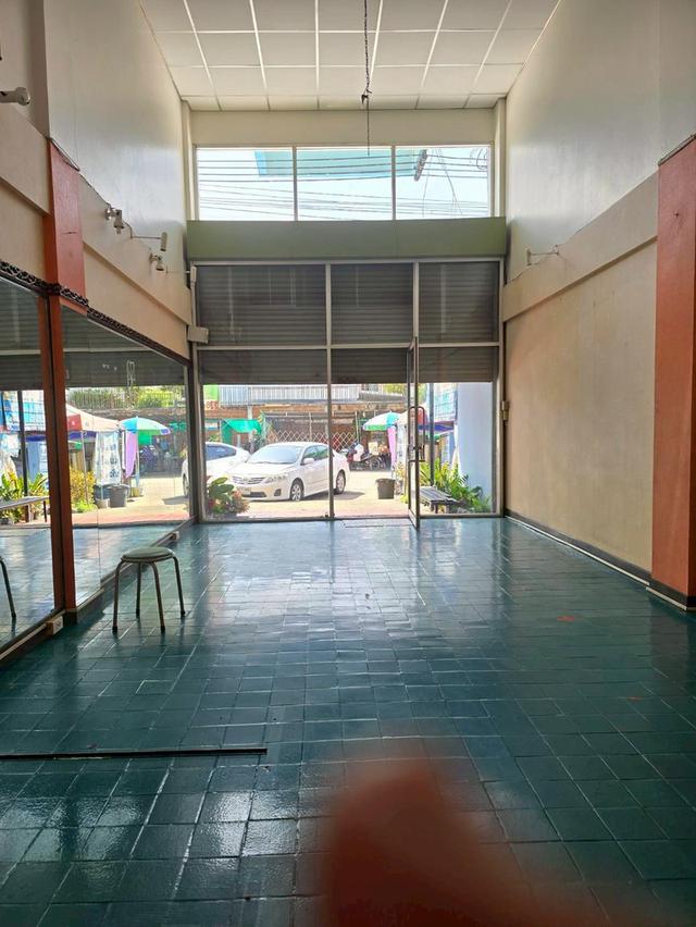 ขายอาคารพาณิชย์ 3 ชั้นครึ่ง ซอยร่วมมิตรพัฒนา วัชรพล ทำเลดี เข้าออกสะดวก เหมาะทำธุรกิจได้ คาเฟ่ คลินิก เสริมสวย ได้หมด 2