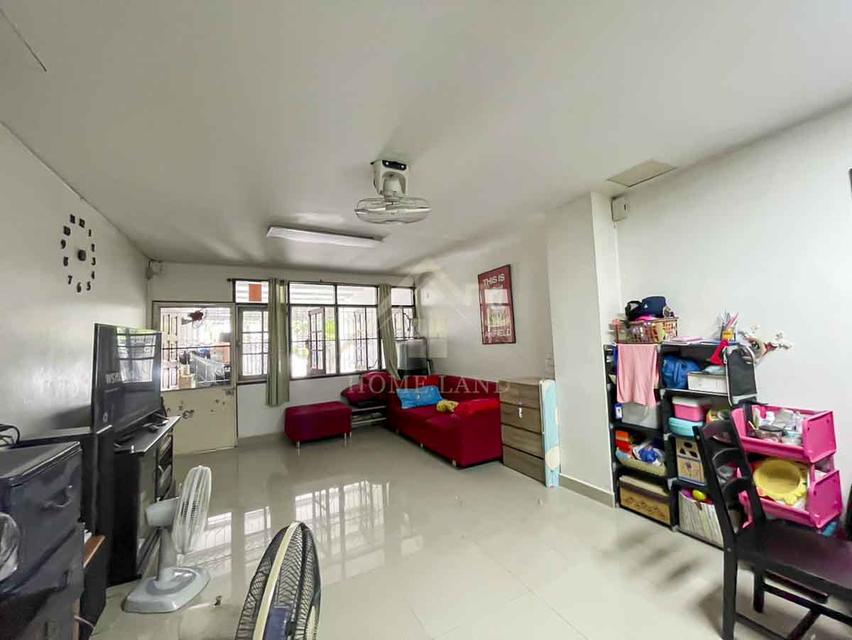 ทาวน์เฮ้าส์ 2 ชั้น หมู่บ้าน สังข์ฉิมพัฒนา - บางกรวย ซอย 7 พร้อมอยู่ หน้าบ้านไม่ชนใคร