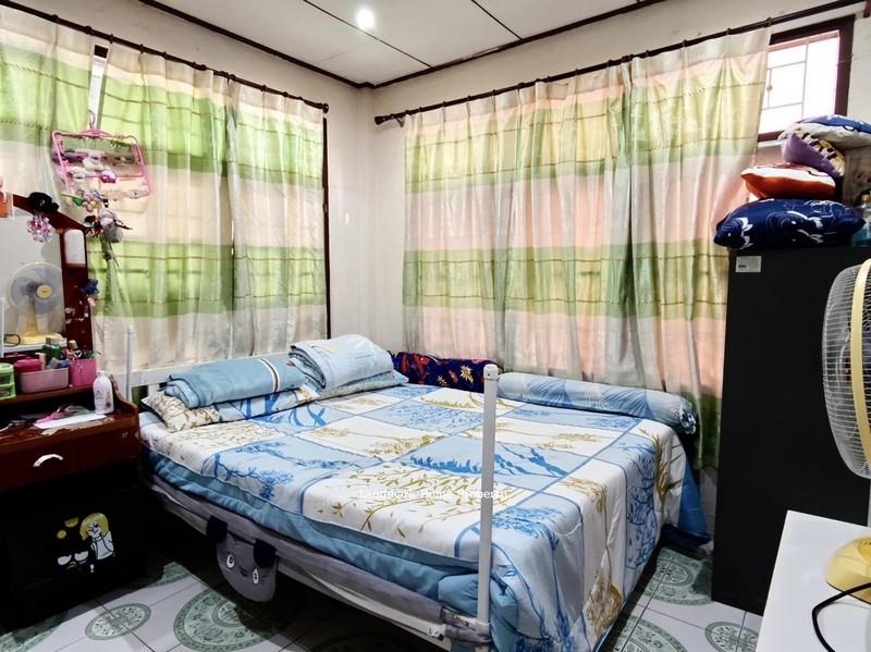 LM25-0180 ขายบ้านสร้างเอง ซ.จัดสรร2 เพชรเกษม เลียบคลองภาษีเจริญฝั่งเหนือ เนื้อที่ 60 ตรว 3 นอน 2 น้ำ 1 ครัว 3 จอด 5