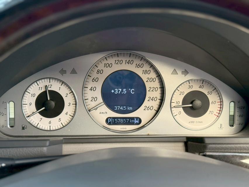 Mercedes-Benz E240 2.6 Avantgarde ปี2003รถบ้านแท้ สวยสภาพดี ออพชั่นจัดเต็ม พร้อมใช้งาน รูปที่ 10