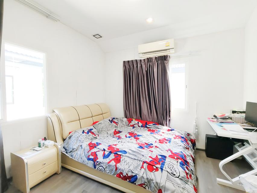 บ้านใกล้ทะเลสาบ สามารถเดินไปได้เลย โครงการหรู หมู่บ้าน มัณฑนา เลค วัชรพล พื้นที่ 101 ตรว. 5 ห้องนอน 6 ห้องน้ำ พร้อมห้องน้ำในตัวทุกห้อง 18
