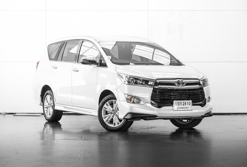 2020 TOYOTA INNOVA 2.8 V Crysta Wagon สีขาว เลขไมล์ 55358 กม.