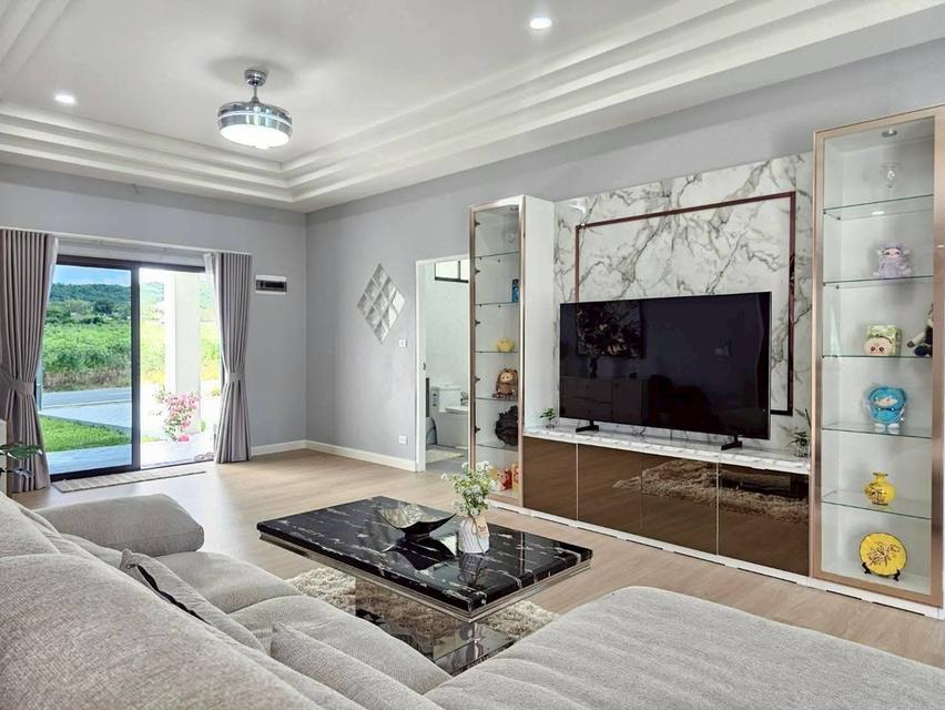 บ้านพักตากอากาศสุดหรู ใกล้ทะเลบางเสร่ พื้นที่กว้าง น่าอยู่มาก 4