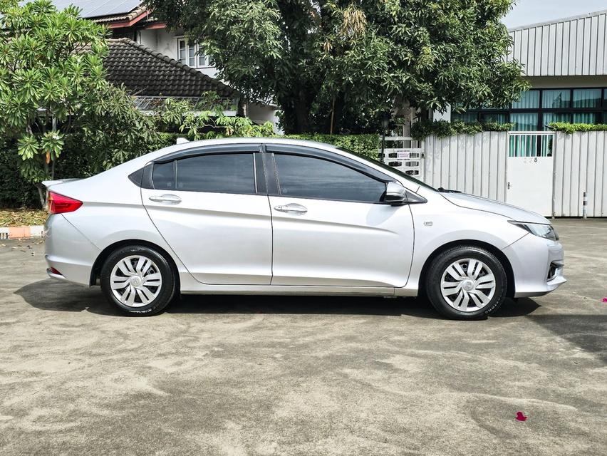 HONDA CITY 1.5 S i-VTEC ปี 2016 เกียร์ AUTO สีเทา รถสวยพร้อมใช้งาน เครื่องยนต์ เบนซิน + LPG ไมล์แท้เพียง 199,659 km. 4