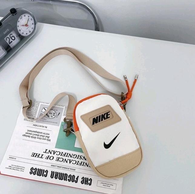 กระเป๋าสะพายข้าง Nike  2