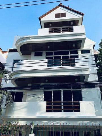 ให้เช่าบ้านเดี่ยว ซอยสุขุมวิท31 ใกล้ มศว.ประสานมิตร 4 ชั้น ใกล้รถไฟฟ้า บีทีเอสพร้อมพงษ์ และ บีทีเอสสถานีอโศก , ใกล้เอ็มโ 1