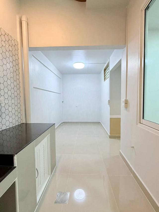 หมู่บ้านพฤกษา3  ถนนวัดลาดปลาดุก บางบัวทองทาวน์เฮาส์ชั้นเดียว ตกแต่งใหม่พร้อมอยู่ หน้ากว้าง6เมตร หน้าบ้านไม่ตรงใคร ซอยก่อนถึงตลาด 18