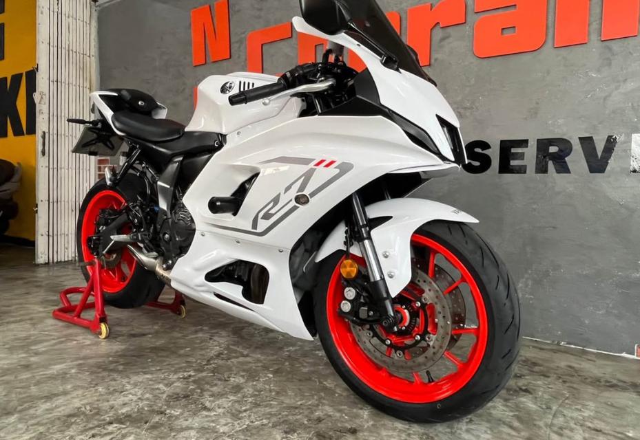 Yamaha R7 สีขาวล้อแดง ปี 2023 4