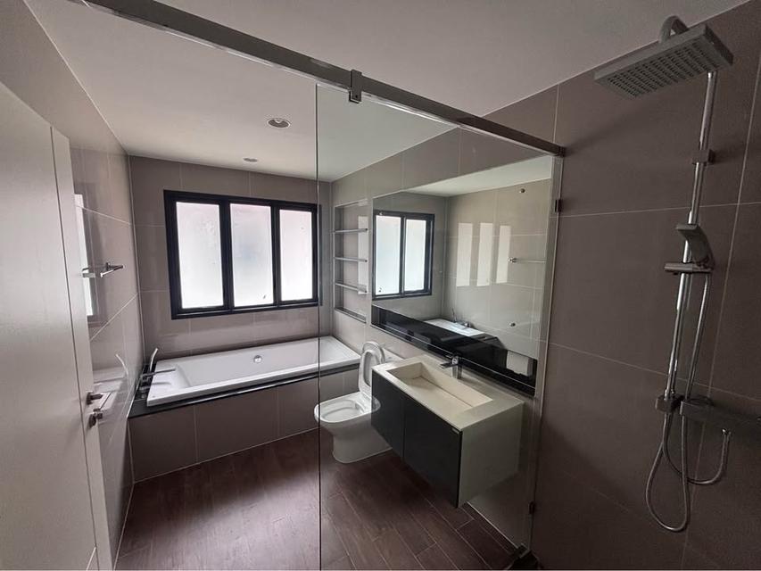 บ้านเดี่ยวให้เช่า ลำลูกกา คลอง 5 4ห้องนอน 6ห้องน้ำ 10