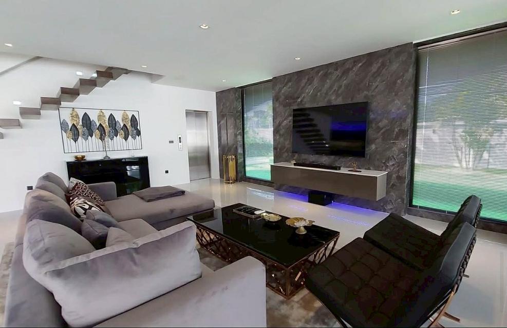 บ้านหรูสำหรับขาย เมืองพัทยา ชลบุรี 15