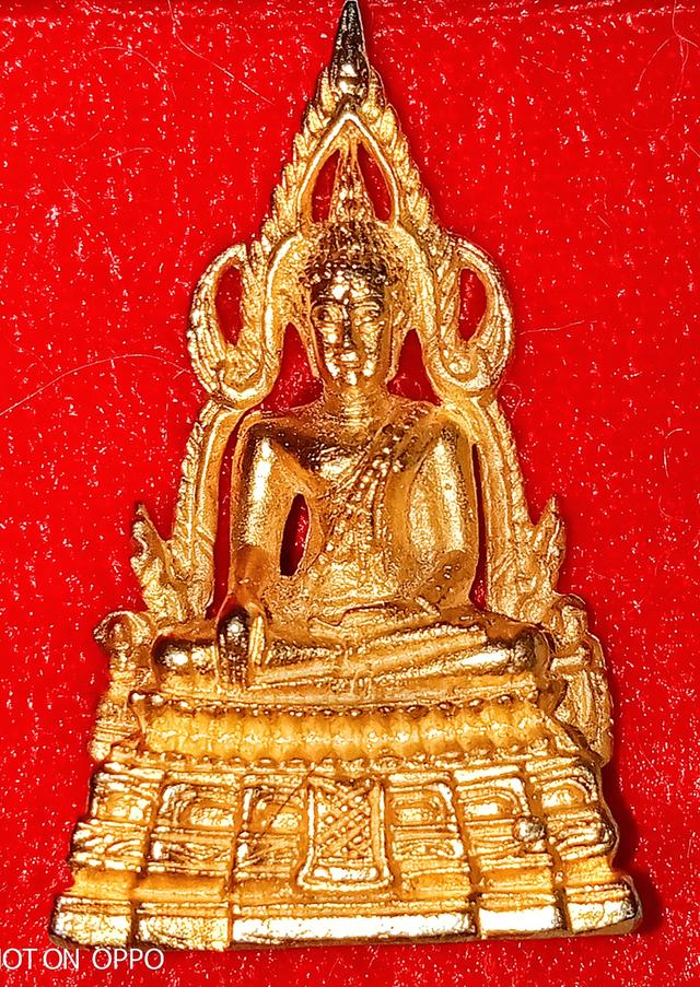 พระพุทธชินราช กะไหล่ทอง สีทองอร่ามสวยงามมากเจ้าค่ะ 2