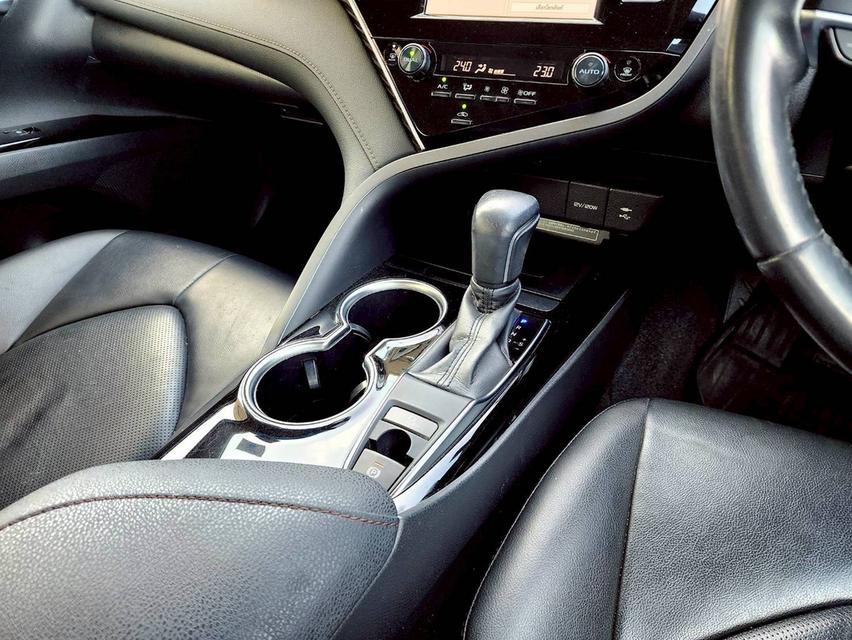 Toyota Camry 2.0G ปี19 10