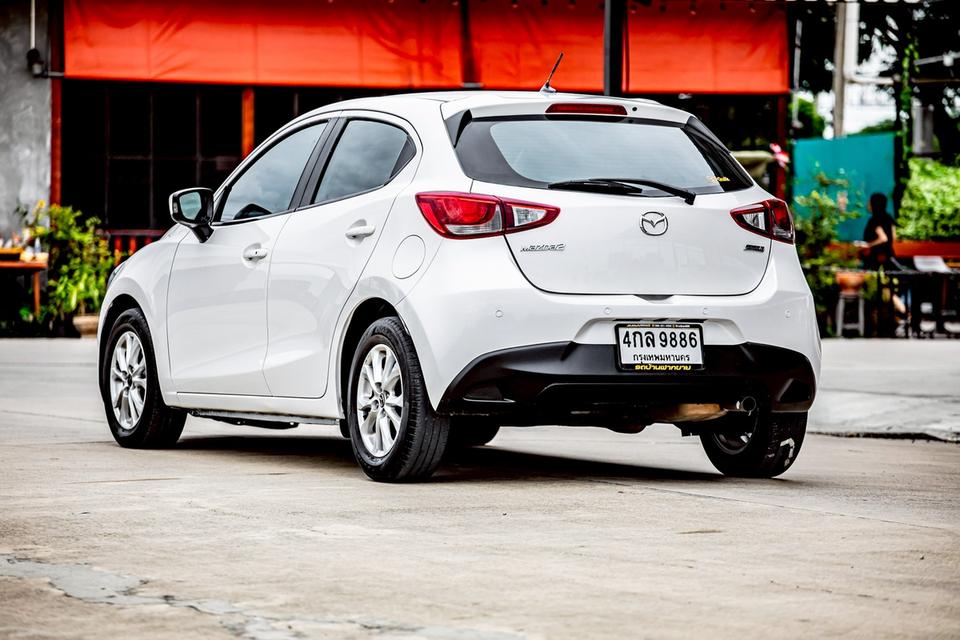 Mazda 2 1.5 XD Sport ดีเซล ปี 2015 สีขาว มือเดียวป้ายแดง 7